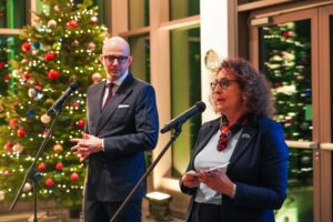 Christmas Carols and Cocktail Reception
